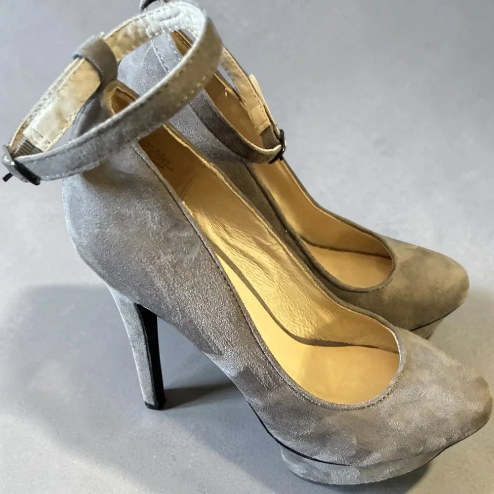 Zigi Soho Lavern Grey Faux Suede Platform Ankle Strap Pumps Heels Size 6.5
